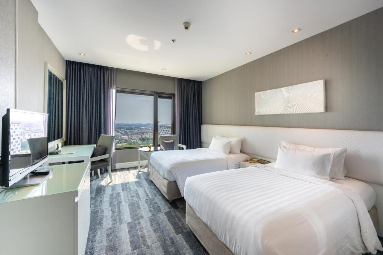 Grand Richmond Stylish Convention Нонтхабури
